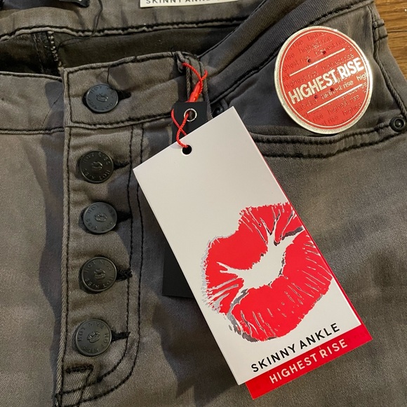 Fashion Nova Women's High Rise Skinny Jeans - Picture 8 of 10